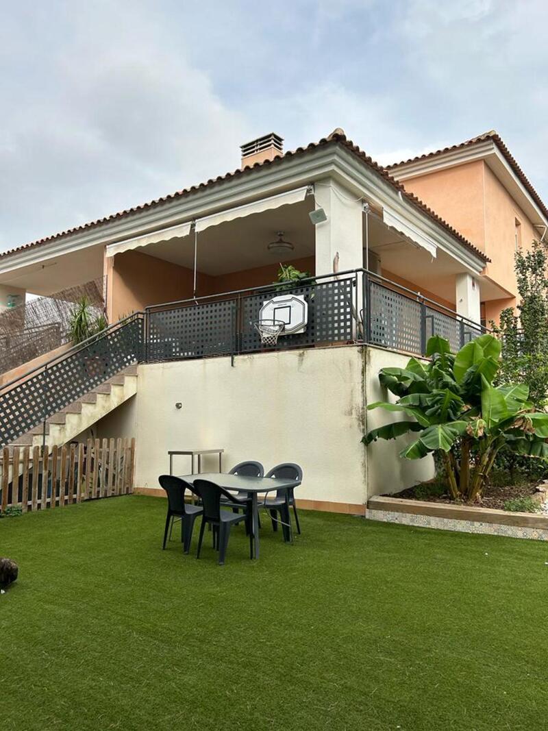 4 Cuarto Villa en venta