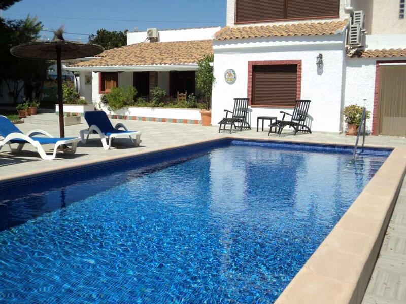 Villa en venta en Cabo Roig, Alicante