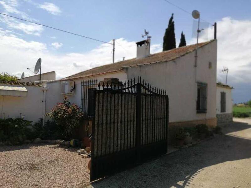 Villa à vendre dans Dolores, Alicante