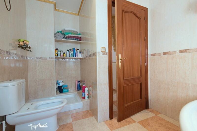 4 bedroom Townhouse for sale