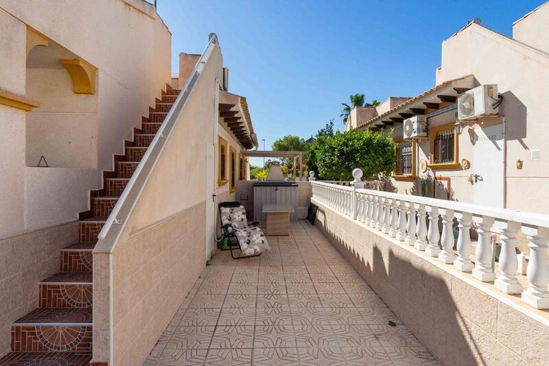 2 Cuarto Villa en venta