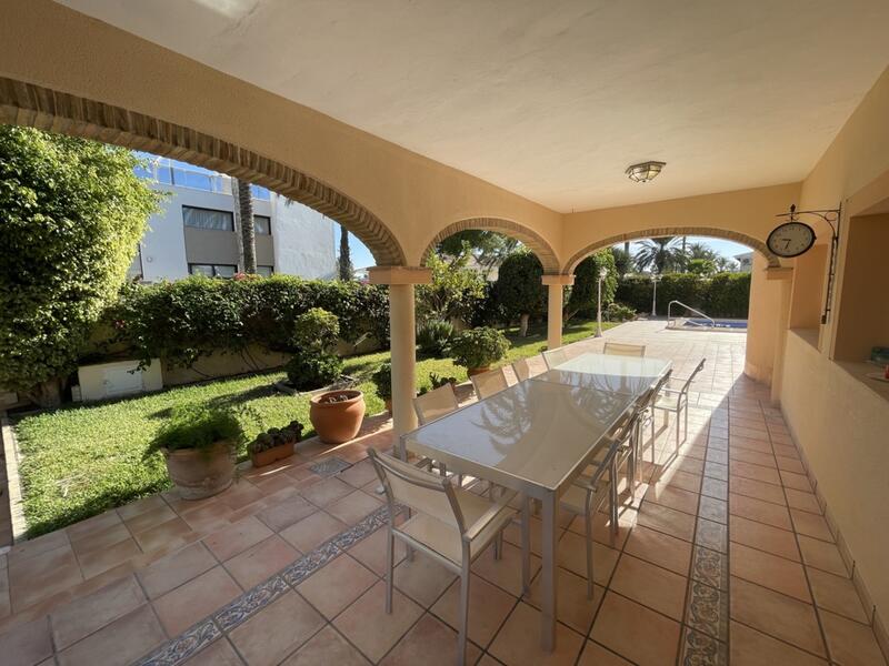 7 Cuarto Villa en venta