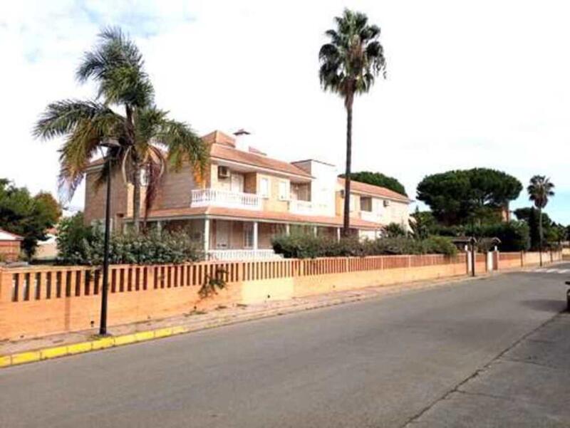 Villa til salg i Aljaraque, Huelva
