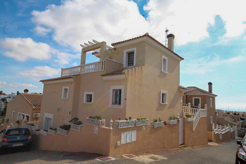 вилла продается в San Miguel de Salinas, Alicante