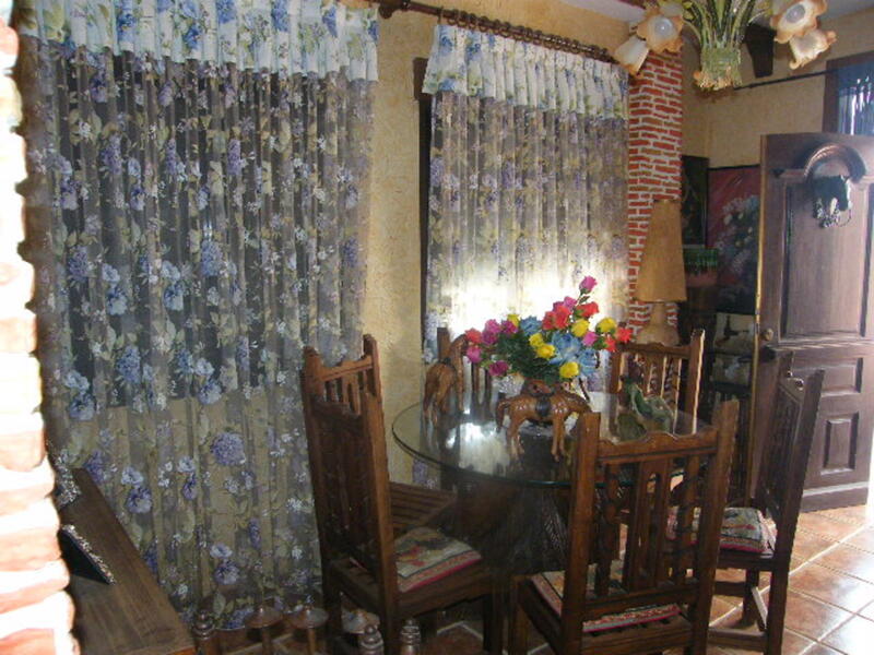 6 slaapkamer Gezinswoning Te koop
