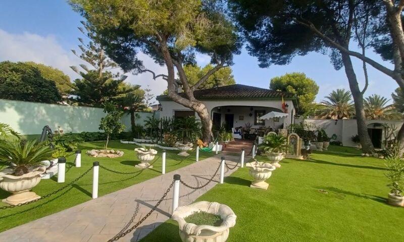 Villa til salg i Orihuela Costa, Alicante