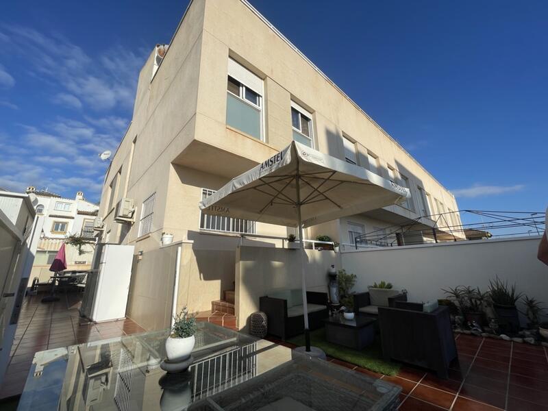 Maison de Ville à vendre dans Los Dolses, Alicante