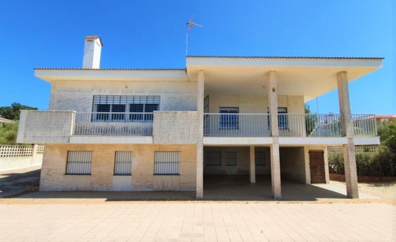 8 Cuarto Villa en venta