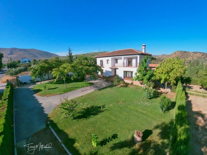 Villa for sale in Loja, Granada