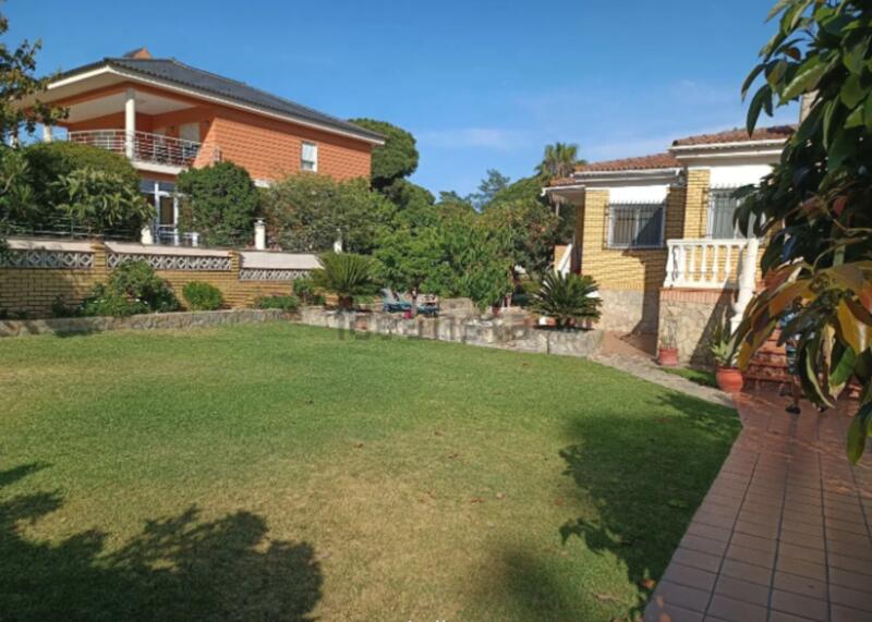 4 Cuarto Villa en venta