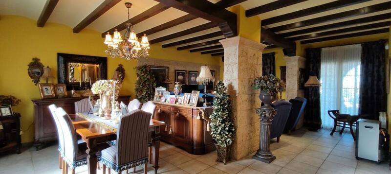 4 bedroom Country House for sale