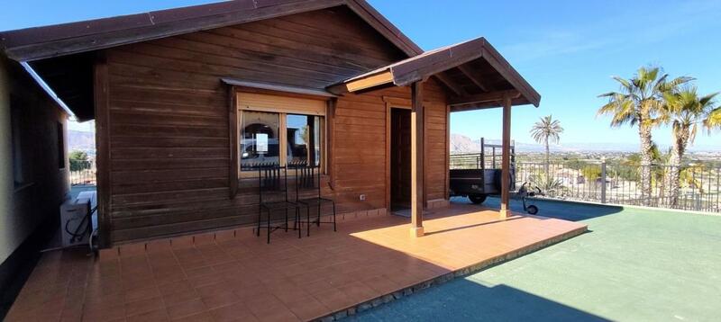 4 bedroom Country House for sale