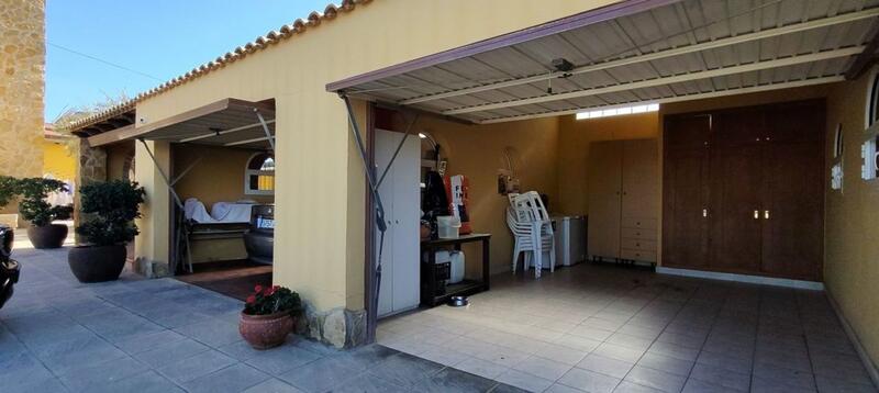 4 bedroom Country House for sale