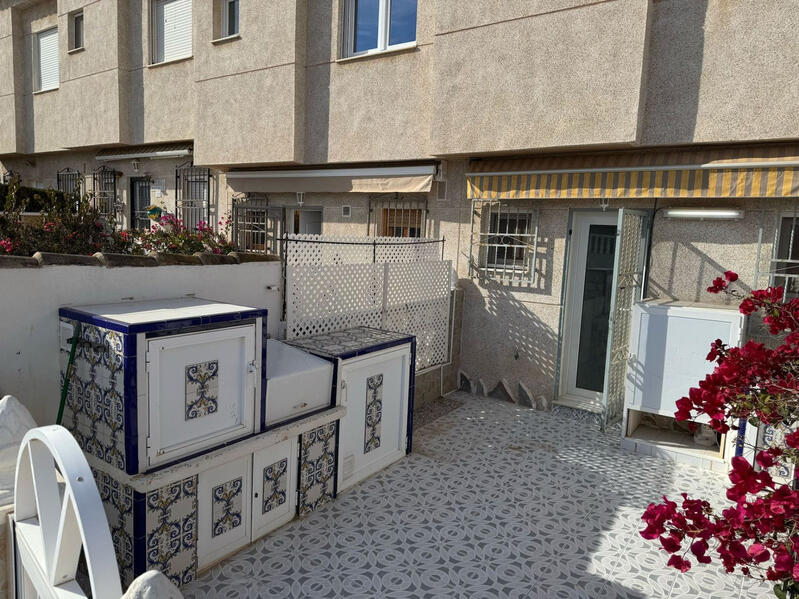 2 bedroom Townhouse for sale