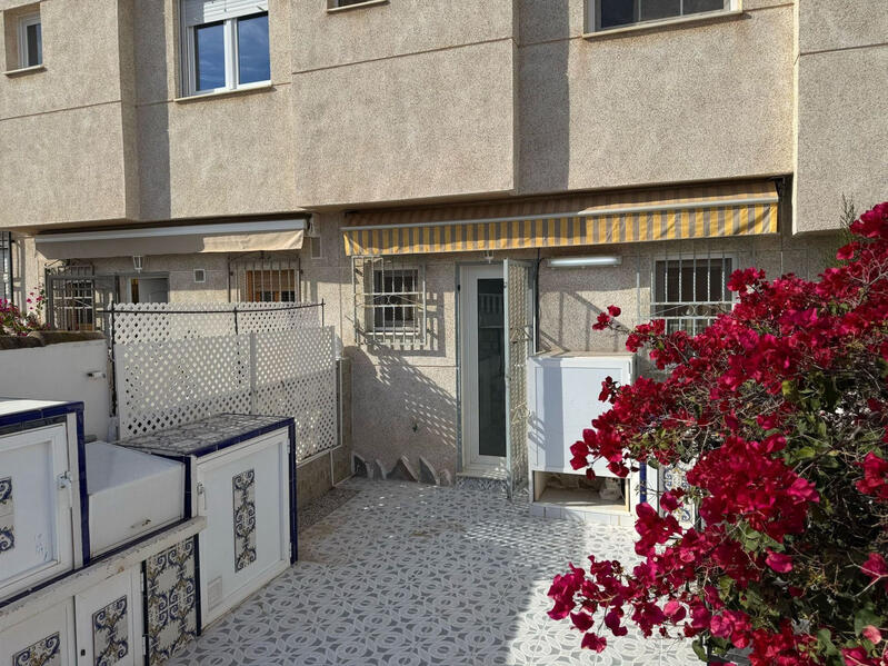 2 bedroom Townhouse for sale