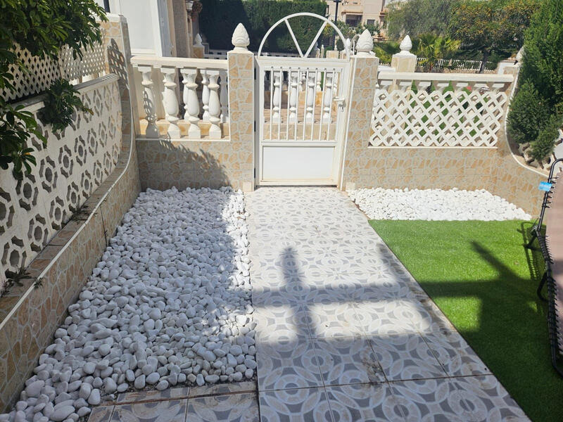 2 bedroom Townhouse for sale