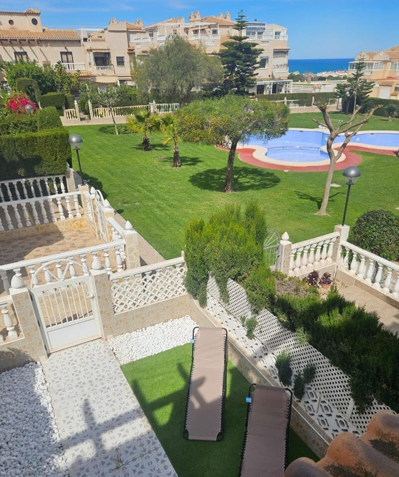 2 bedroom Townhouse for sale