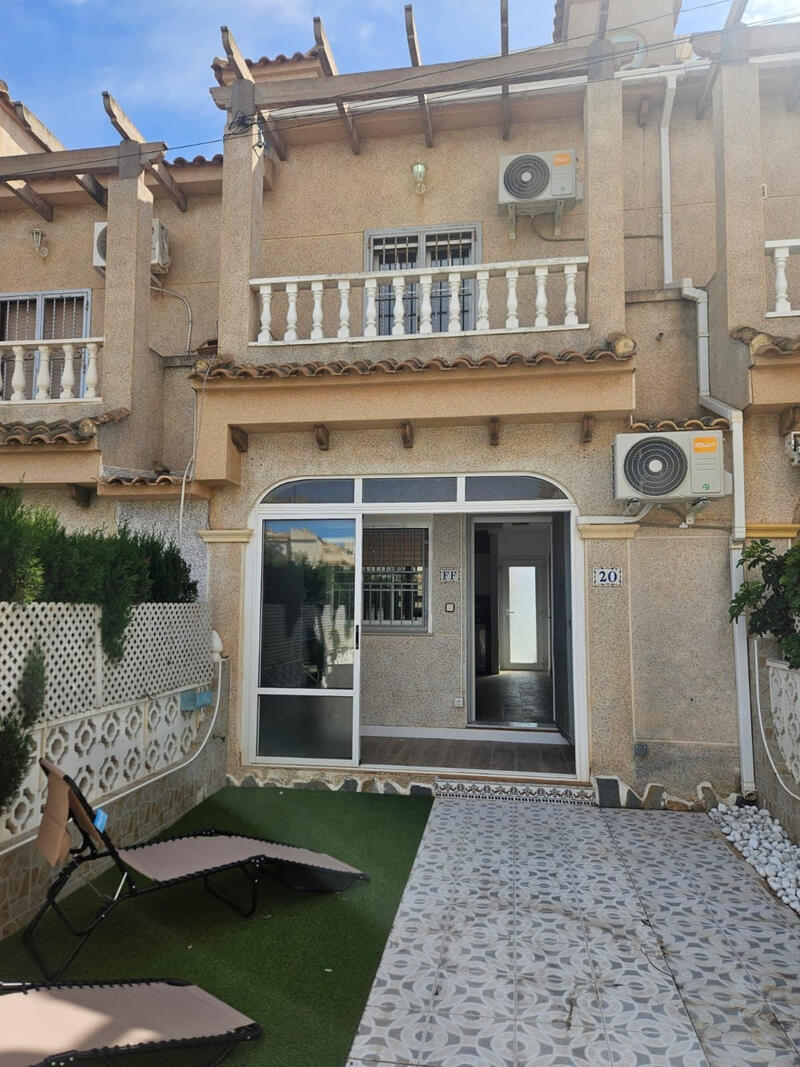 2 bedroom Townhouse for sale