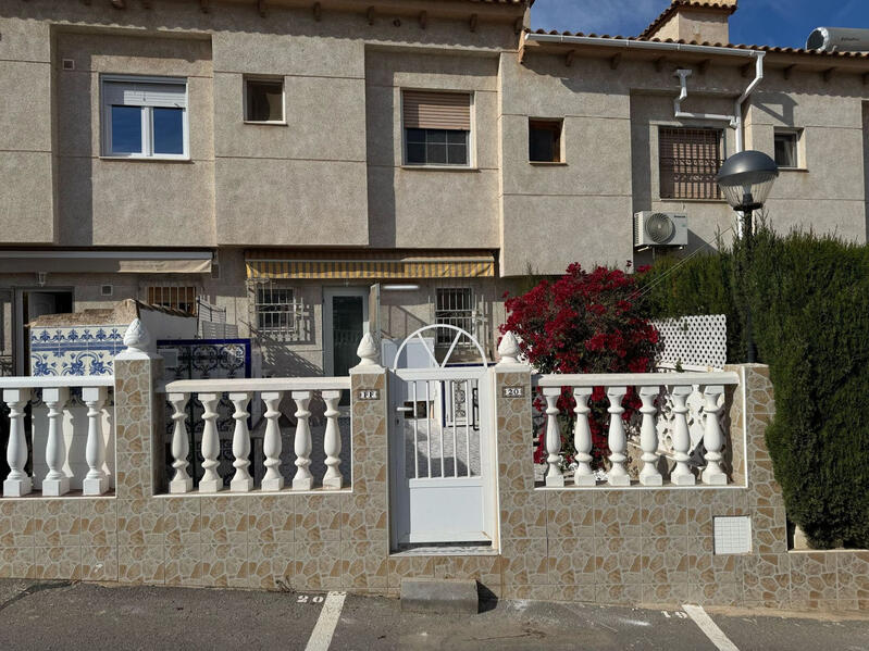 2 bedroom Townhouse for sale