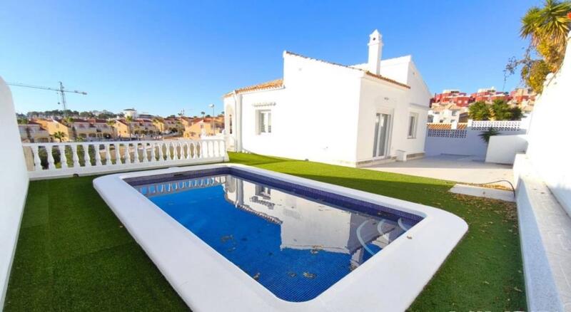 Villa til salg i Villamartin, Alicante