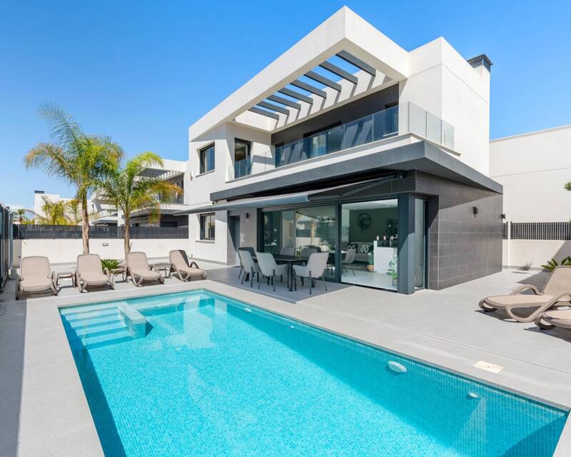Villa en venta en Algorfa, Alicante