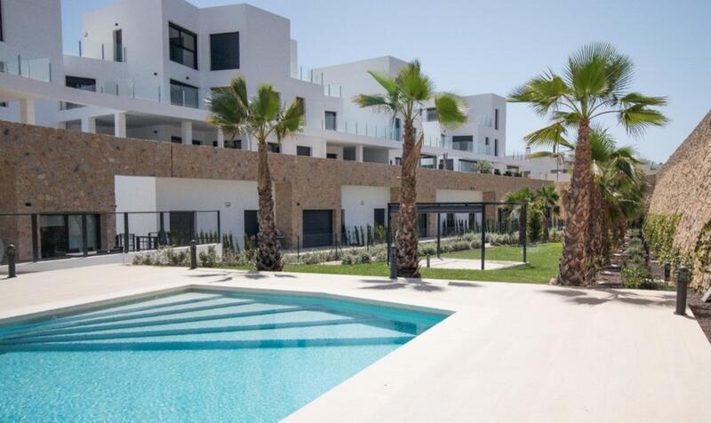 Apartamento en venta en Villamartin, Alicante