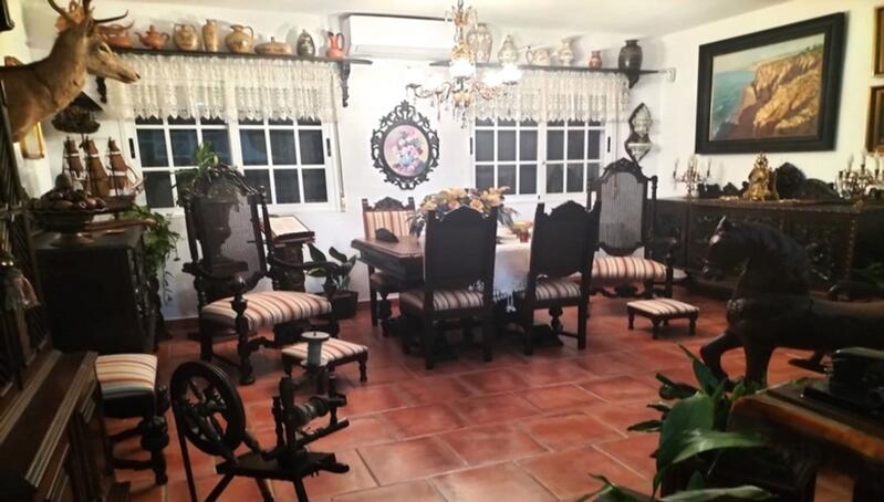 4 bedroom Villa for sale