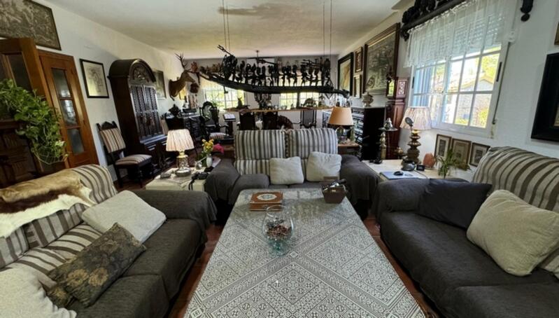 4 bedroom Villa for sale