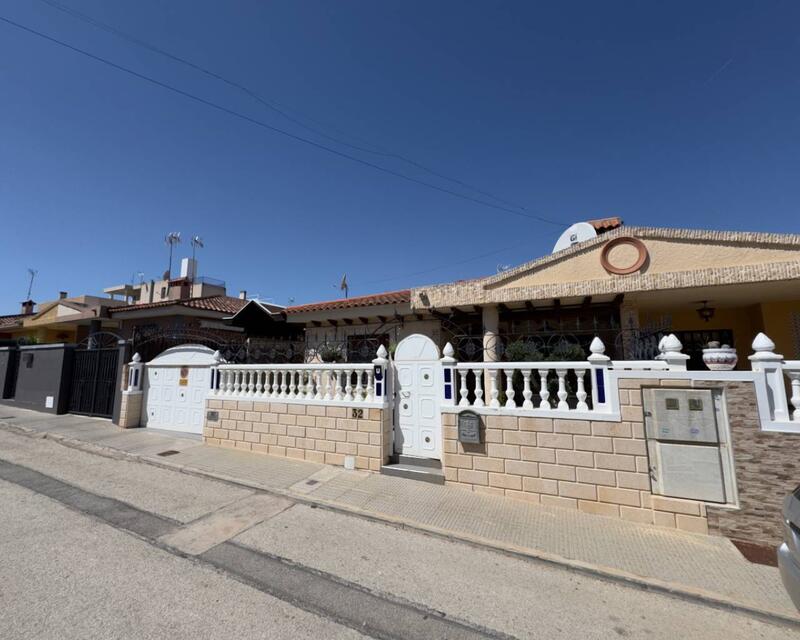 Villa til salgs i Benijófar, Alicante