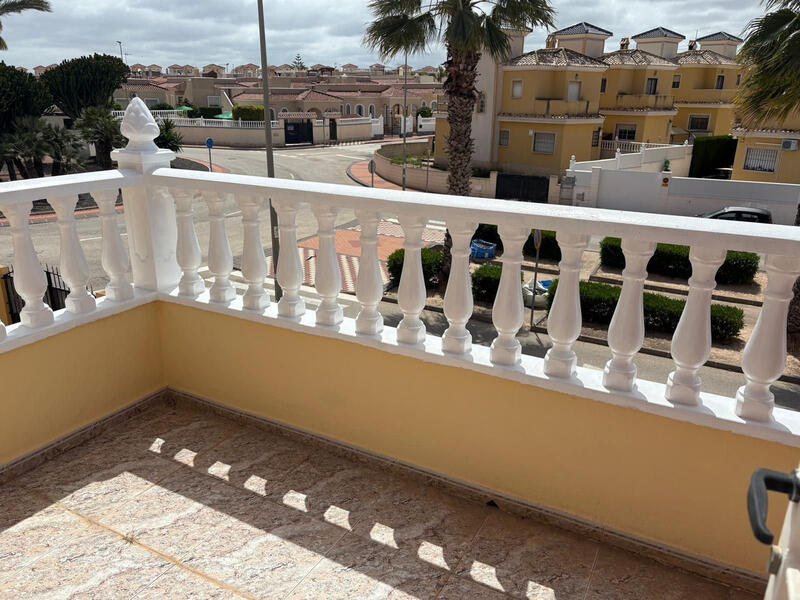 3 bedroom Townhouse for sale