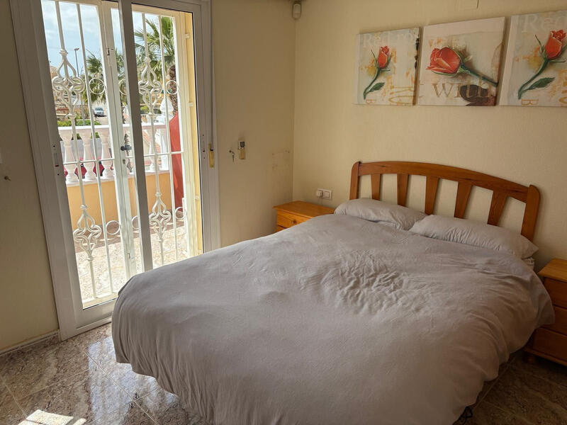 3 bedroom Townhouse for sale