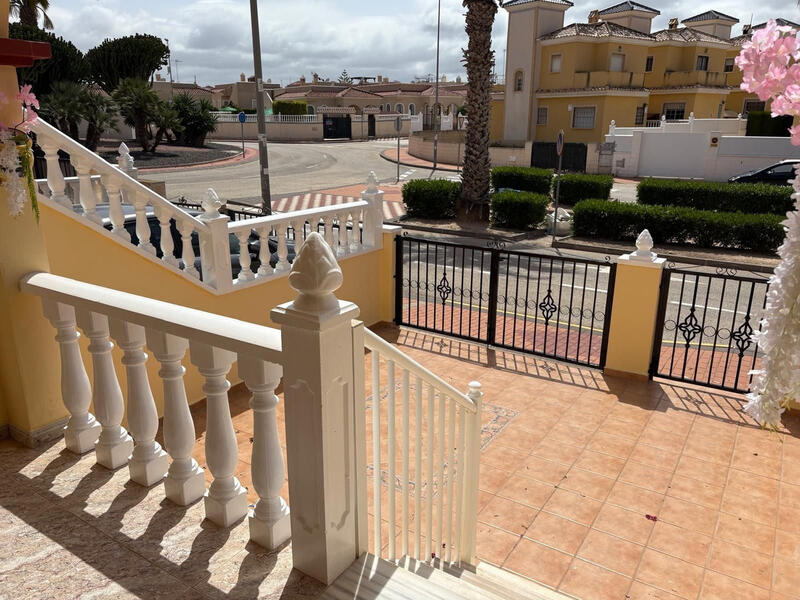 3 bedroom Townhouse for sale