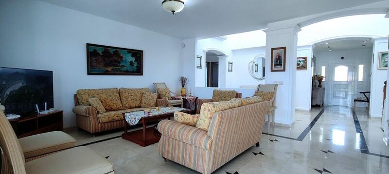 9 Cuarto Villa en venta