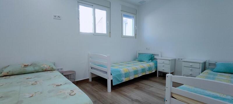 9 Cuarto Villa en venta