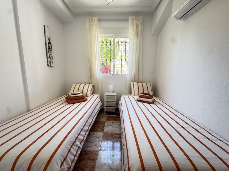 3 slaapkamer Gezinswoning Te koop