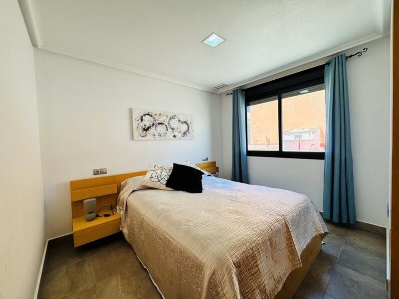 2 slaapkamer Appartement Te koop