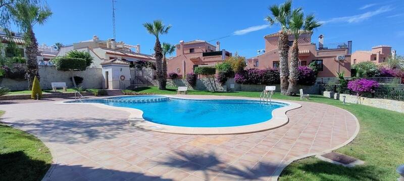 Villa til salg i San Miguel de Salinas, Alicante