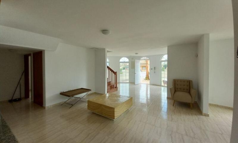 4 Cuarto Villa en venta