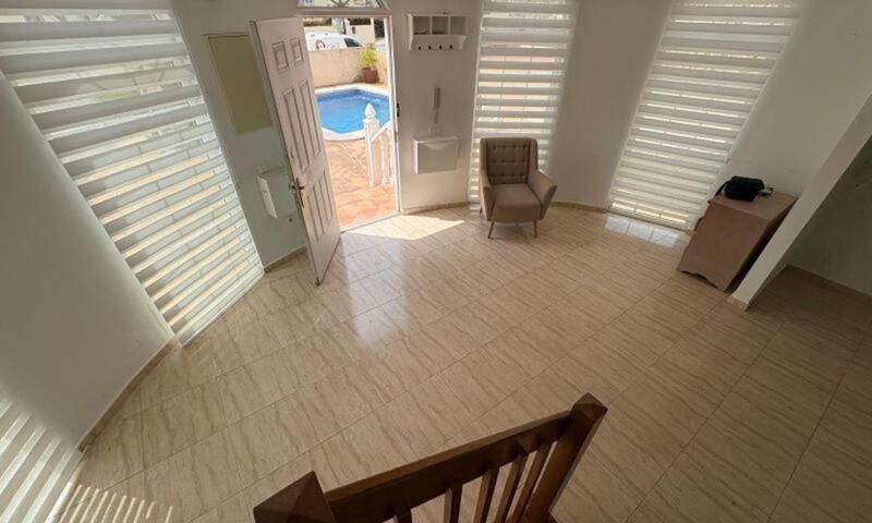 4 Cuarto Villa en venta