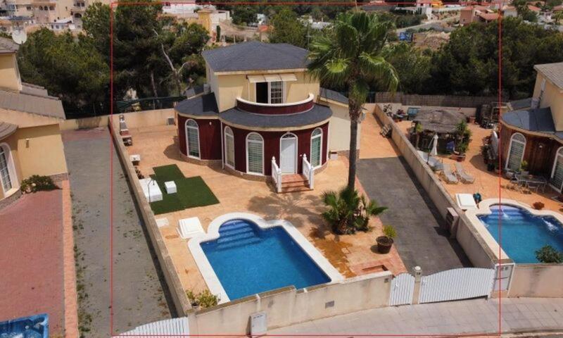 4 Cuarto Villa en venta