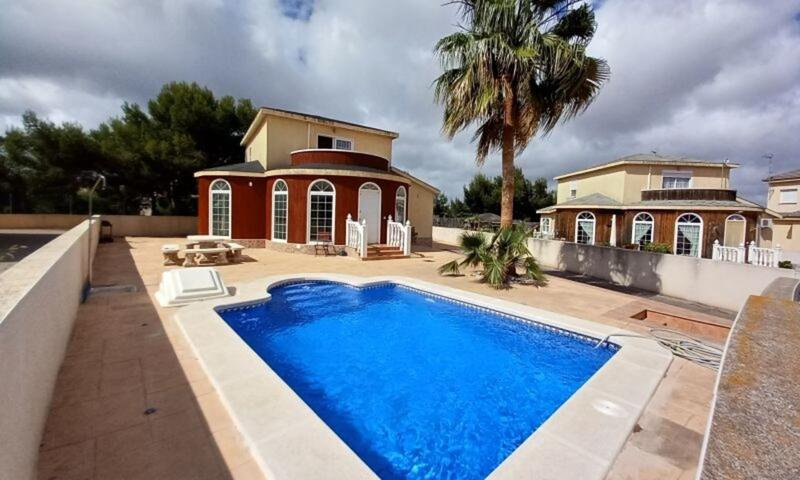 4 Cuarto Villa en venta