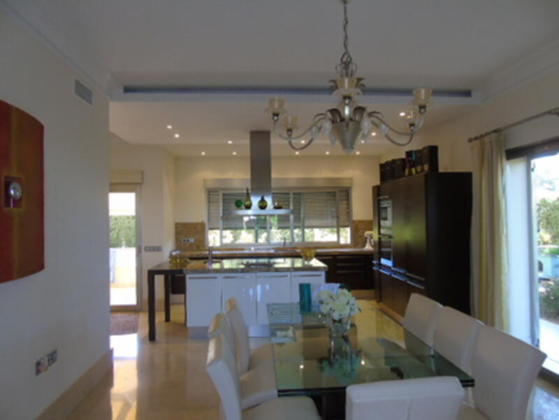 5 bedroom Villa for sale