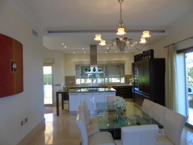 5 bedroom Villa for sale