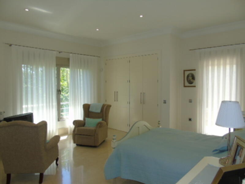5 bedroom Villa for sale