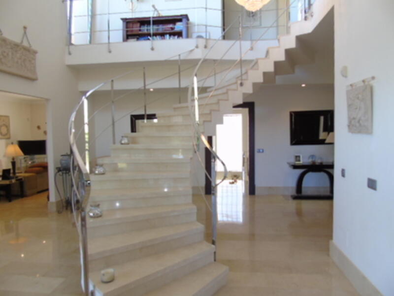 5 bedroom Villa for sale