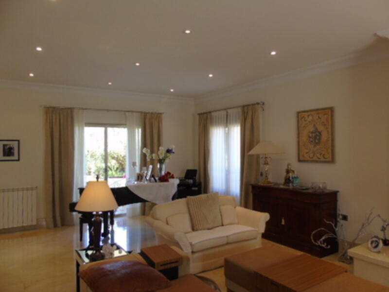5 bedroom Villa for sale