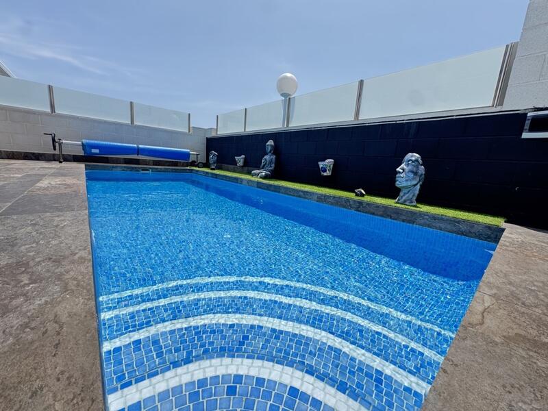 4 Cuarto Villa en venta