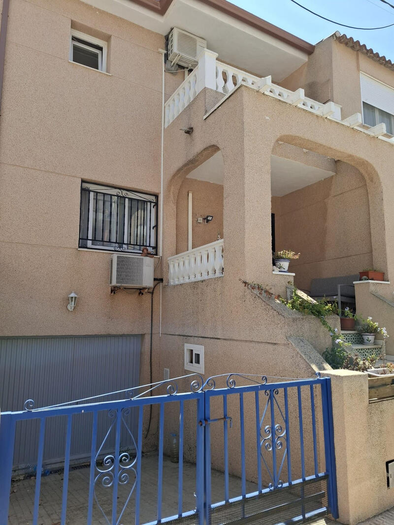 3 bedroom Townhouse for sale