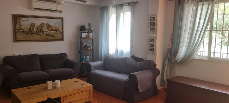 3 slaapkamer Gezinswoning Te koop