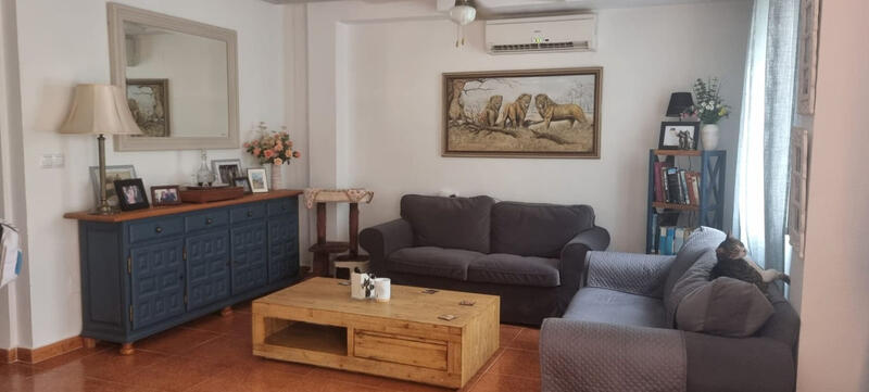 3 slaapkamer Gezinswoning Te koop